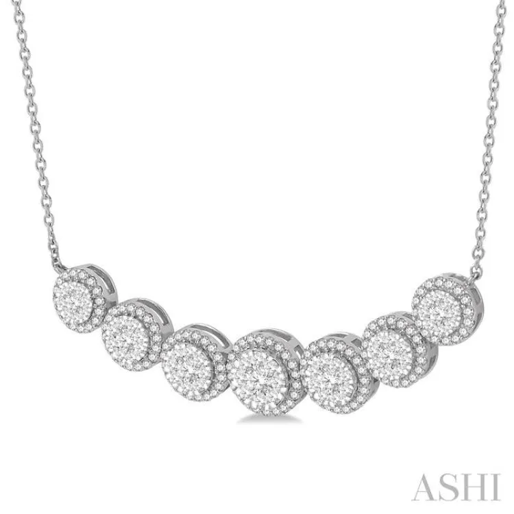 1 1/5 ctw Circular Mount Lovebright Round Cut Diamond Necklace in 14K White Gold